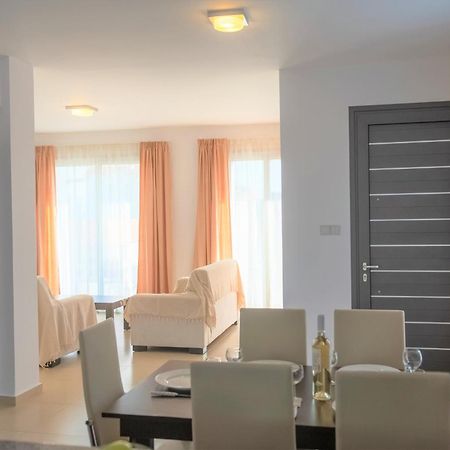 Coral Bay Villa 10 Bagian luar foto